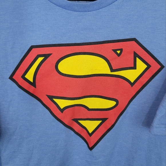 ⭐️ 5/$25 Superman Men's Shirt - Picture 2 of 5